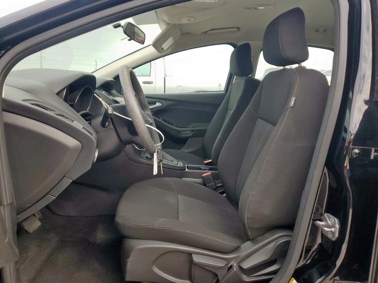 2018 Ford Focus Se VIN: 1FADP3FE2JL292645 Lot: 84751595