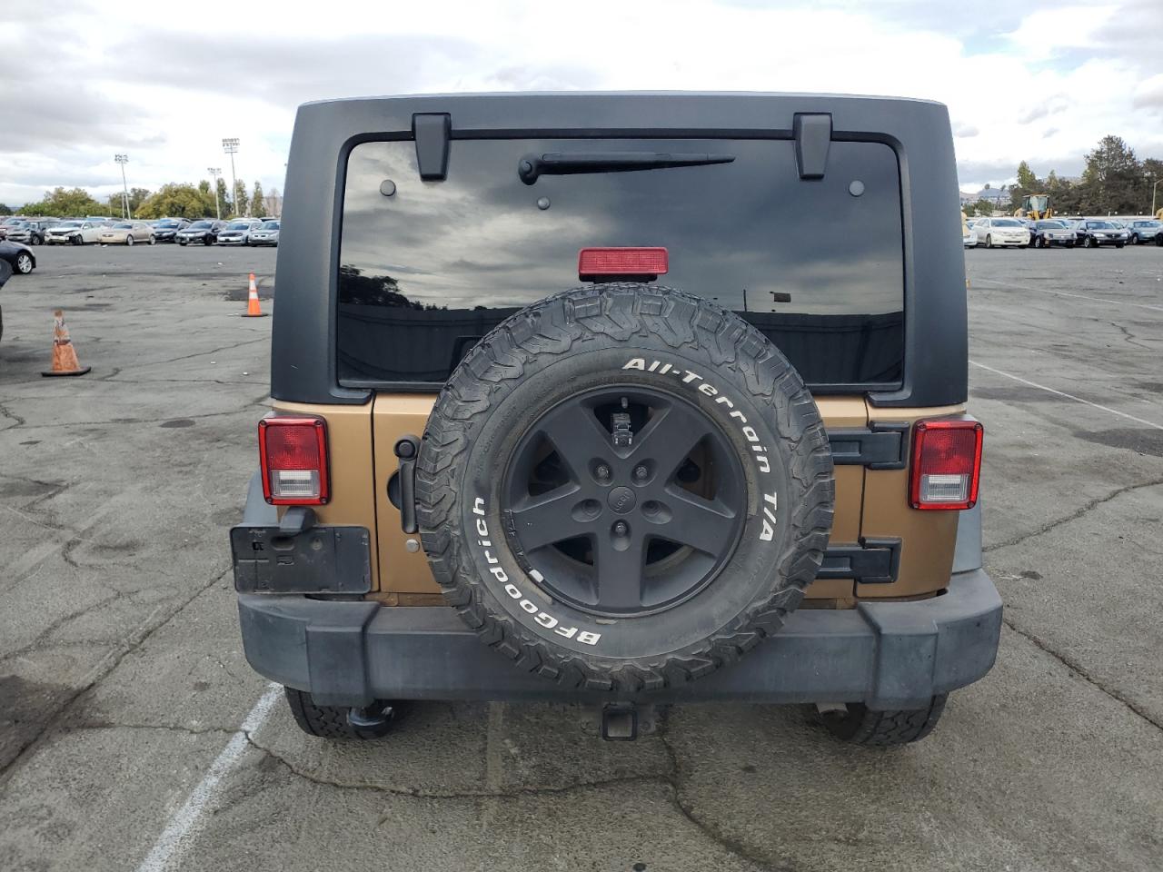 2015 Jeep Wrangler Unlimited Sport VIN: 1C4BJWDG7FL605706 Lot: 71692265