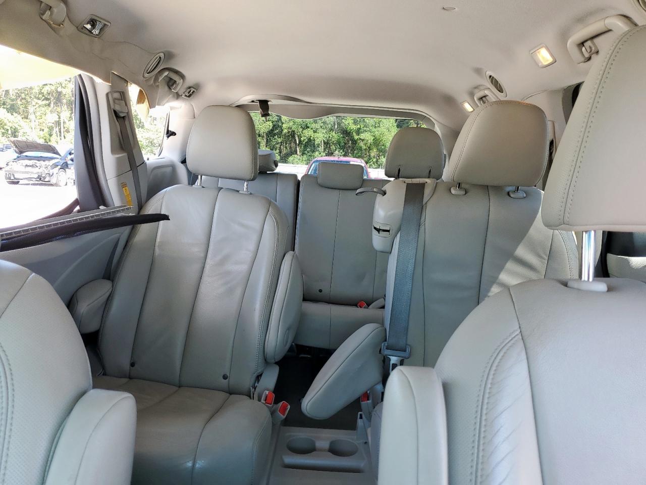 2014 Toyota Sienna Xle VIN: 5TDYK3DC8ES499590 Lot: 83754315