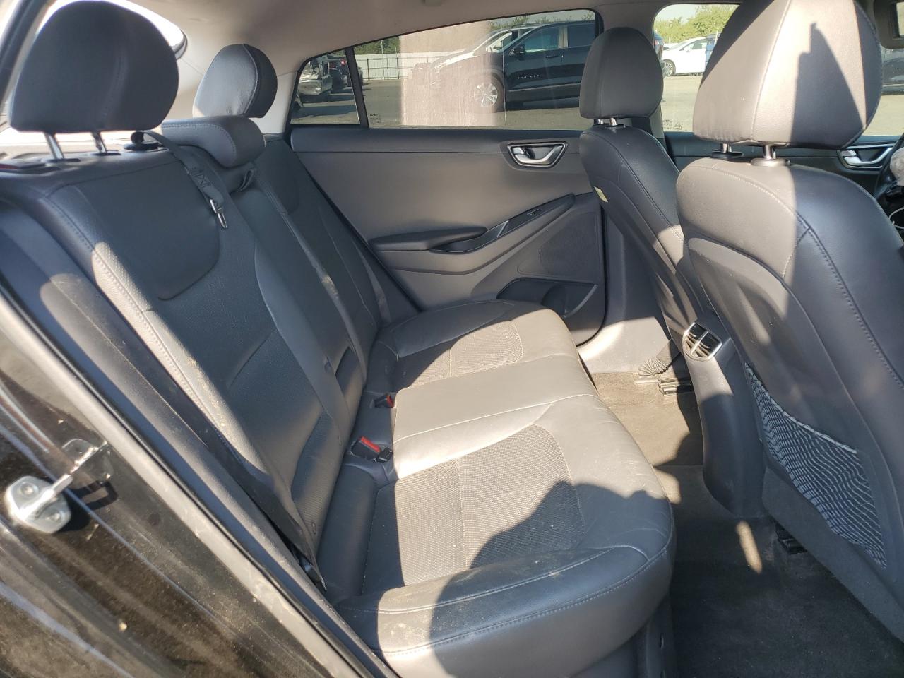 2021 Hyundai Ioniq Limited VIN: KMHC05LC8MU261242 Lot: 71490995