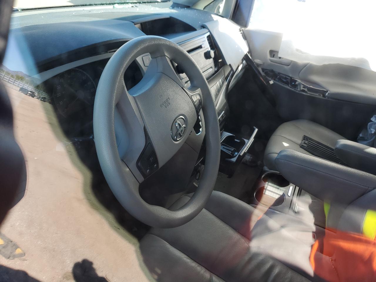 2014 Toyota Sienna Le VIN: 5TDKK3DCXES477208 Lot: 84217435