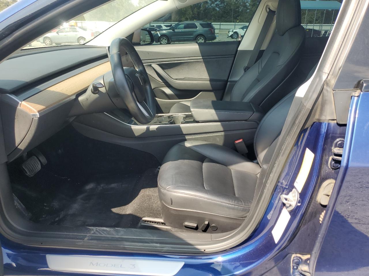 2018 Tesla Model 3 VIN: 5YJ3E1EB9JF120283 Lot: 81733195