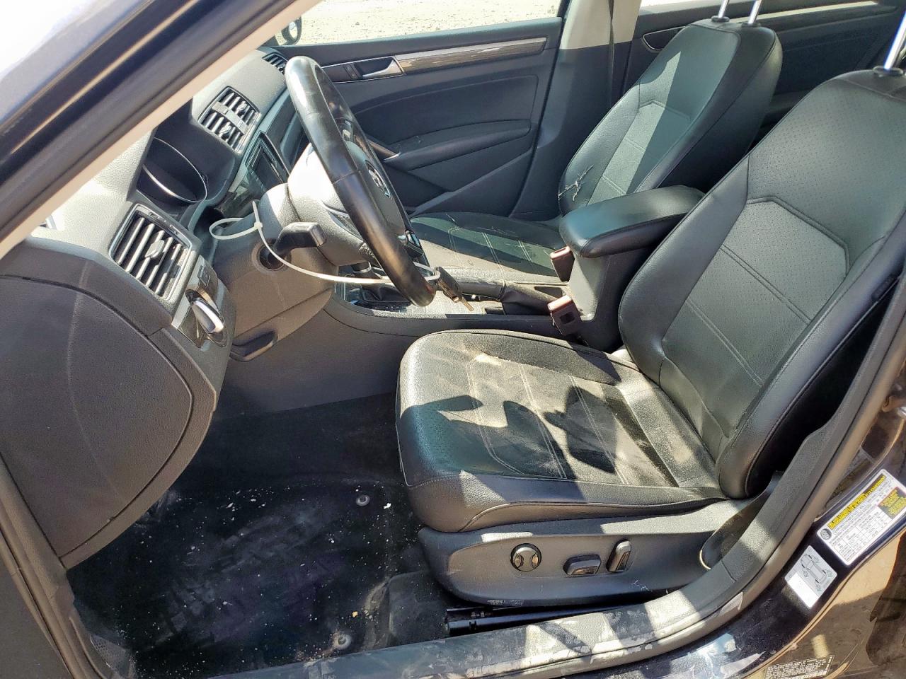 2018 Volkswagen Passat Se VIN: 1VWBA7A36JC025375 Lot: 80527165