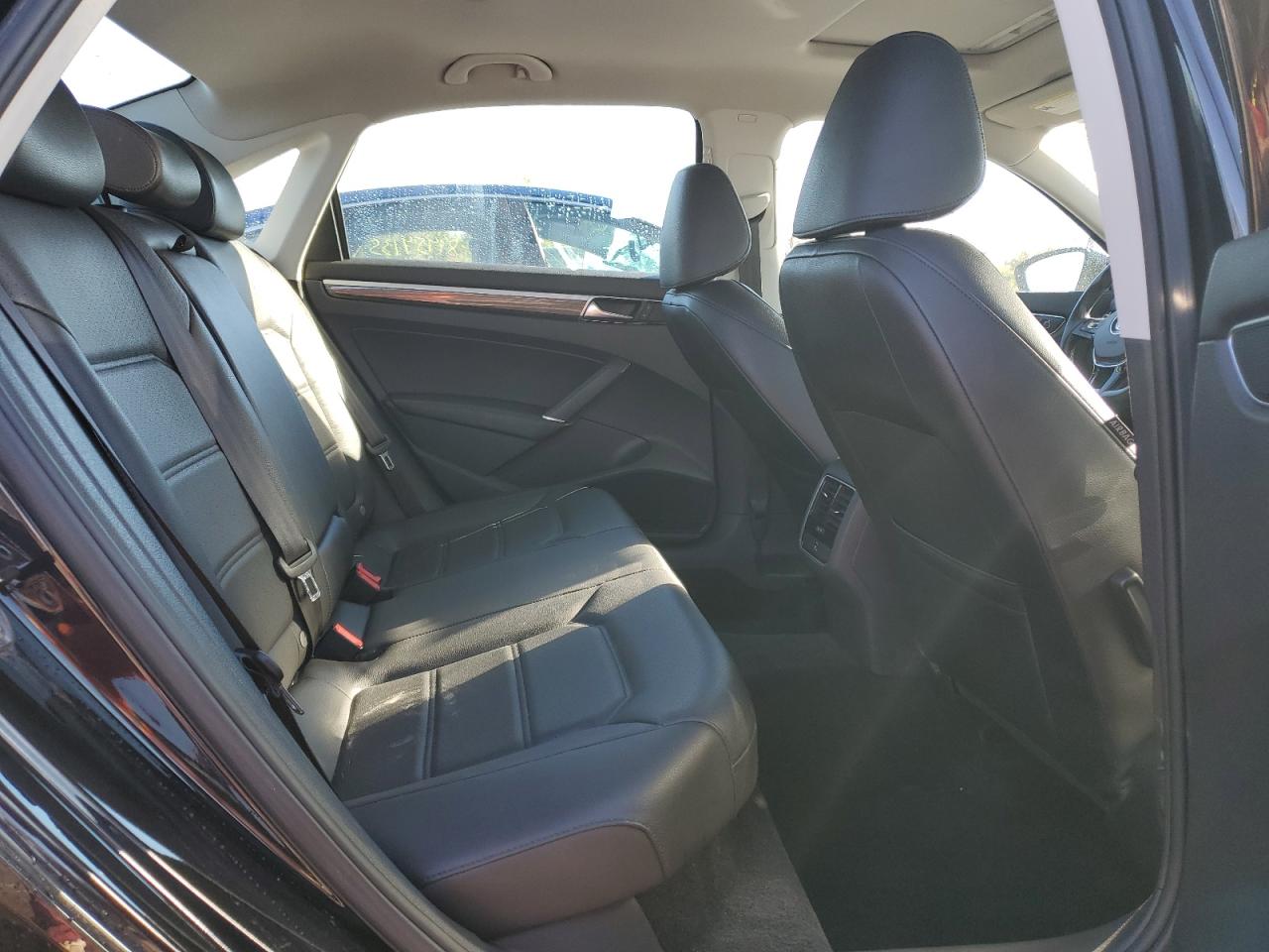 2017 Volkswagen Passat Se VIN: 1VWBT7A37HC050774 Lot: 84171485