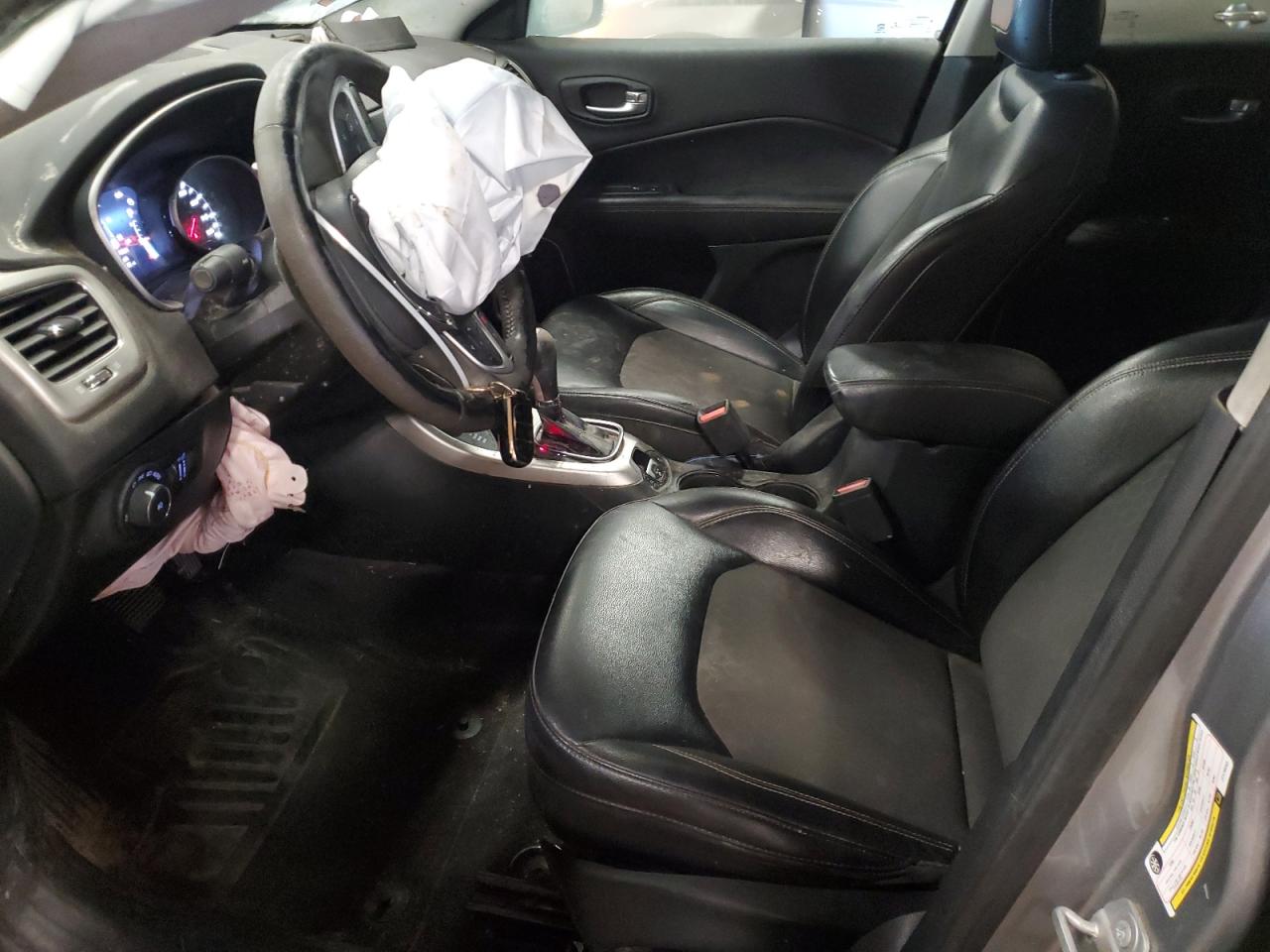 2018 Jeep Compass Latitude VIN: 3C4NJDBB1JT179453 Lot: 71779565