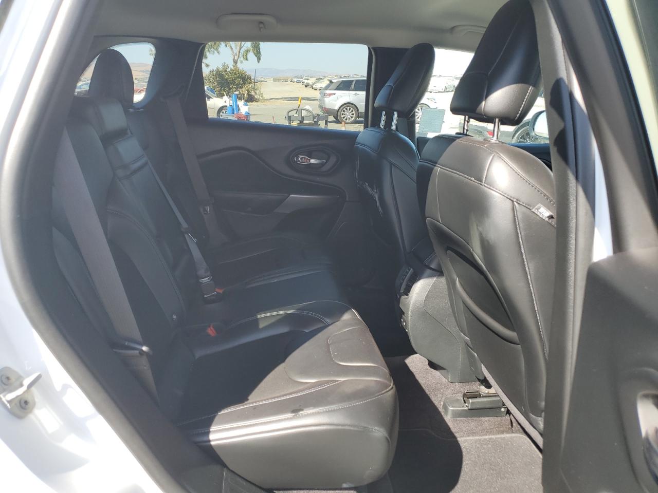 2019 Jeep Cherokee Latitude Plus VIN: 1C4PJLLB9KD154907 Lot: 81282945