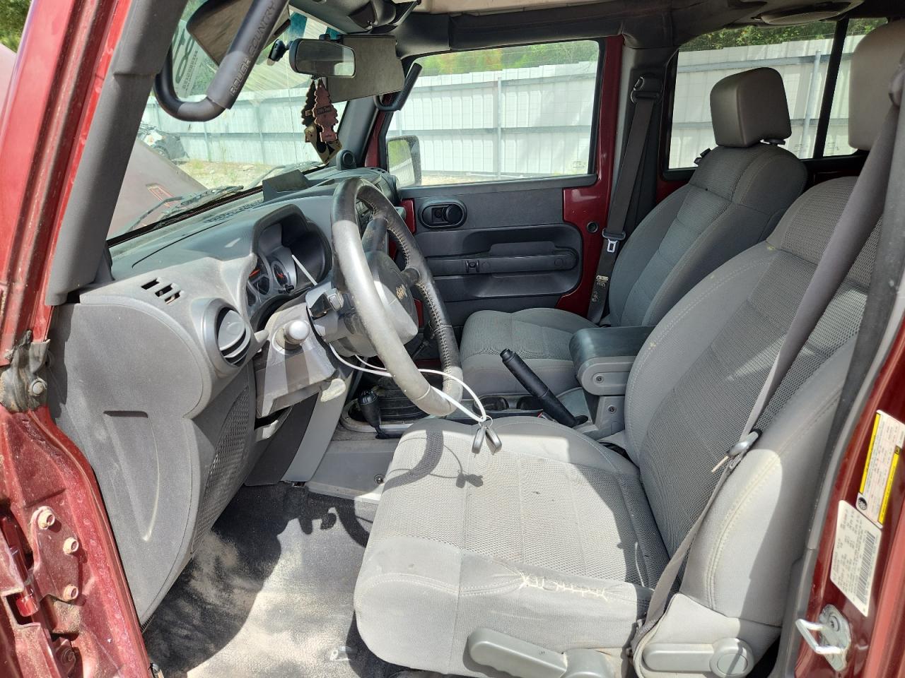 2007 Jeep Wrangler Sahara VIN: 1J8GA591X7L105828 Lot: 81089925