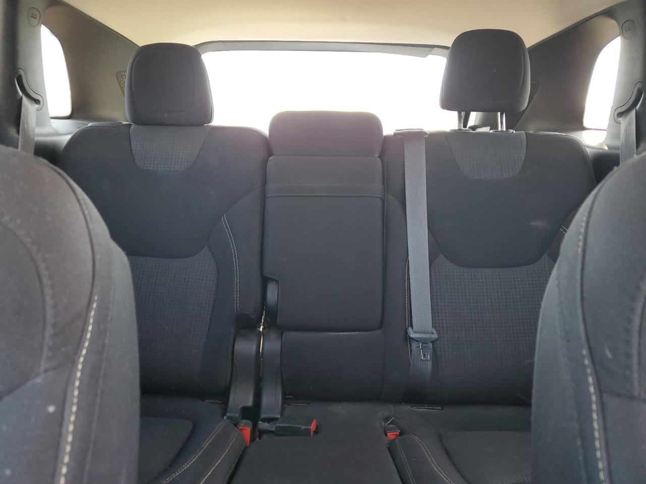 2015 Jeep Cherokee Latitude VIN: 1C4PJLCB9FW670436 Lot: 70544015