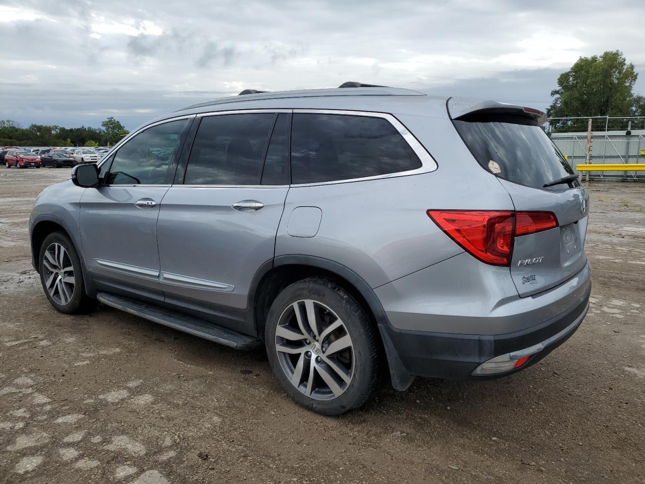 2016 Honda Pilot Touring VIN: 5FNYF5H9XGB048084 Lot: 81235935