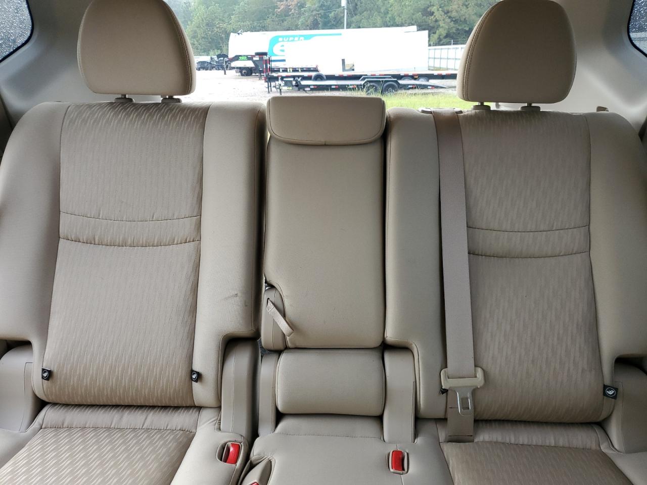 2017 Nissan Rogue S VIN: JN8AT2MV0HW263552 Lot: 81796085