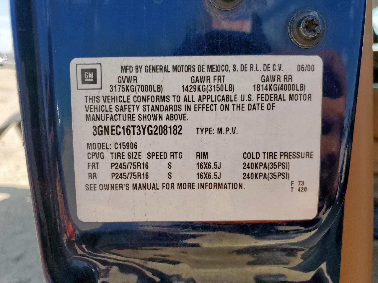 2000 Chevrolet Suburban C1500 VIN: 3GNEC16T3YG208182 Lot: 81924095