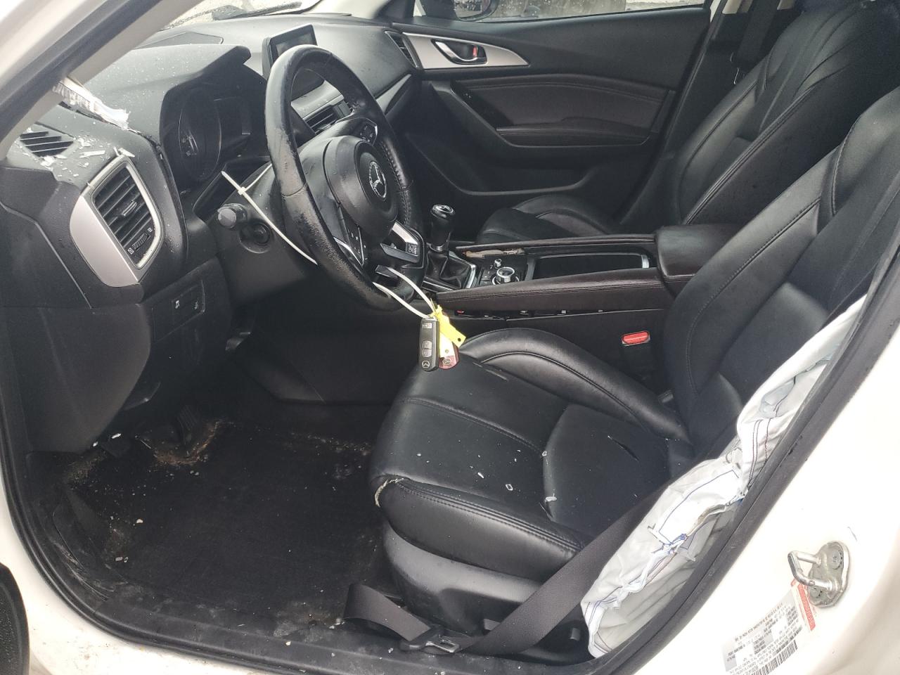 2018 Mazda 3 Touring VIN: 3MZBN1L32JM185296 Lot: 81624185