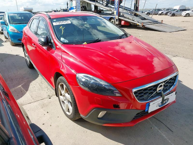 2013 VOLVO V40 CROSS COUNTRY LUX D2 