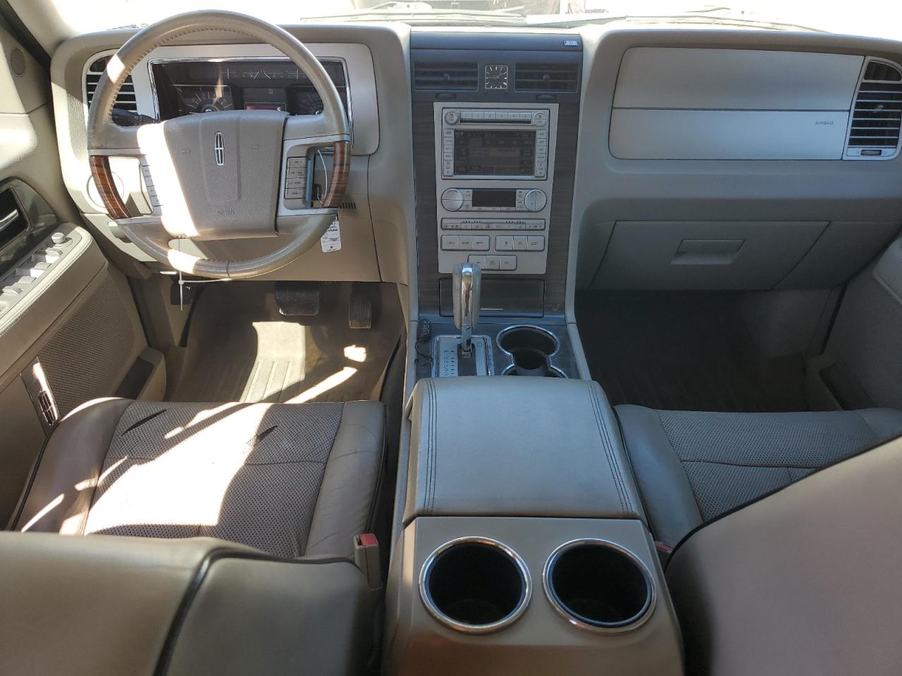 2007 Lincoln Navigator VIN: 5LMFU28537LJ16935 Lot: 81186445