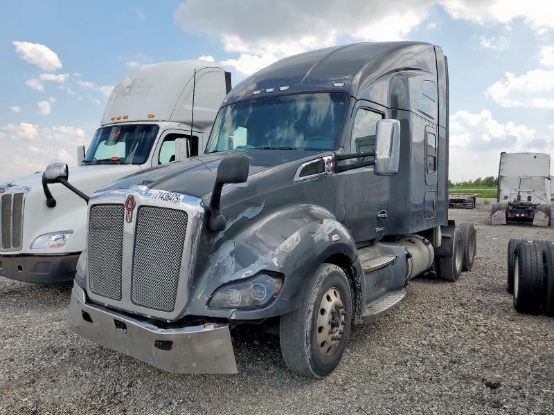 2022 KENWORTH T680 SEMI TRUCK