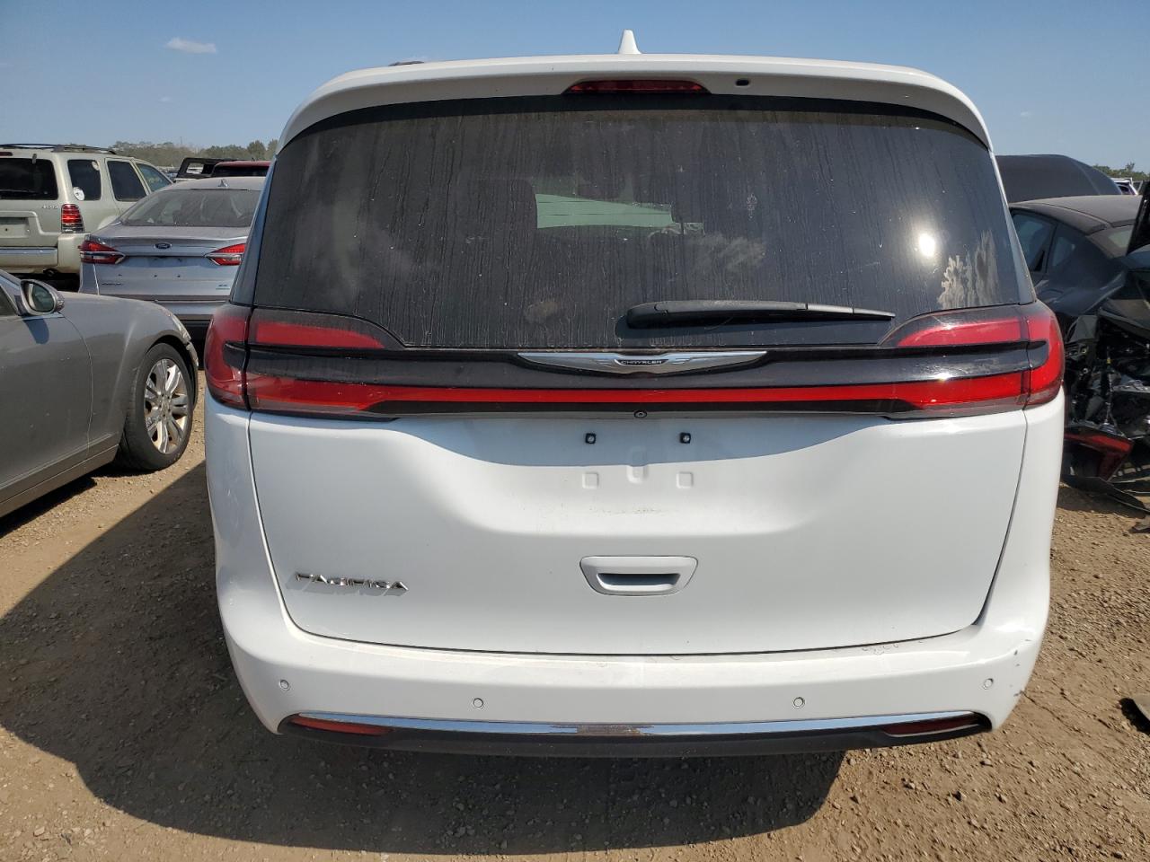 2022 Chrysler Pacifica Touring L VIN: 2C4RC1BG8NR123640 Lot: 71875185