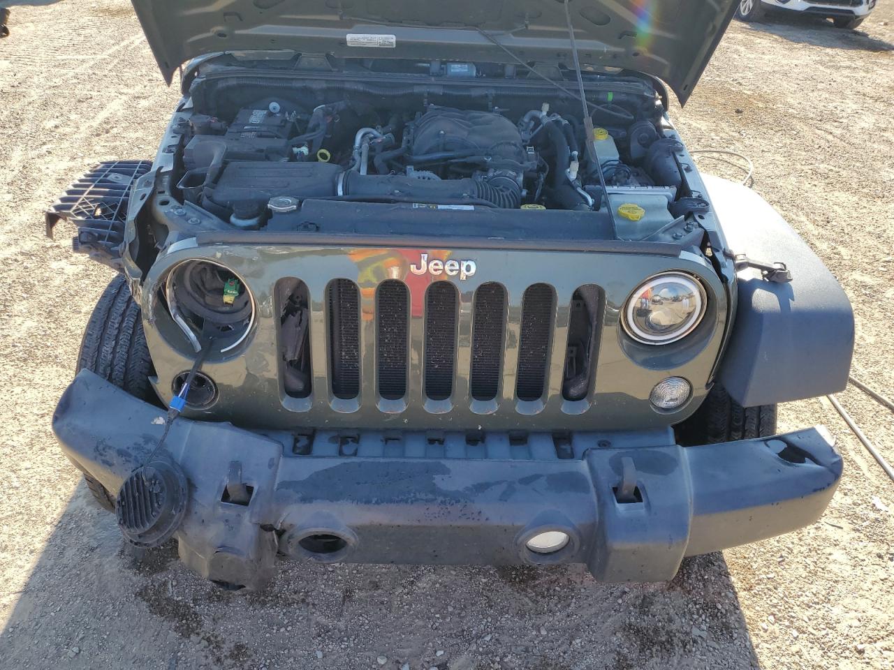 2015 Jeep Wrangler Unlimited Sport VIN: 1C4BJWDG8FL599771 Lot: 83840745