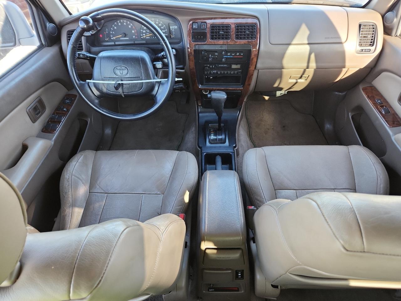 1997 Toyota 4Runner Limited VIN: JT3GN87R2V0047352 Lot: 84404925