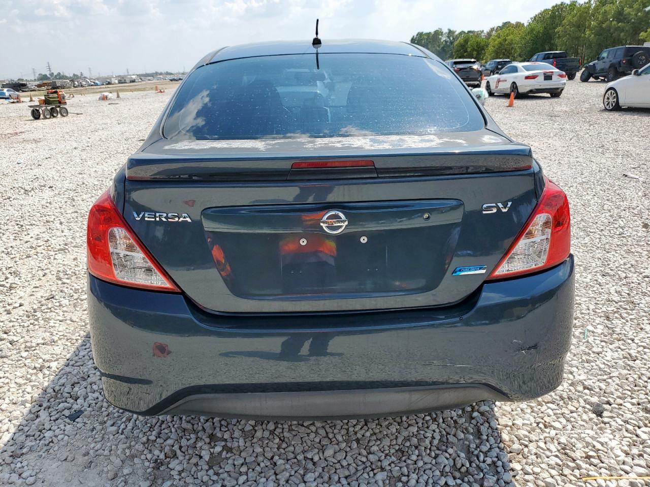 2015 Nissan Versa S VIN: 3N1CN7AP0FL818068 Lot: 81149585