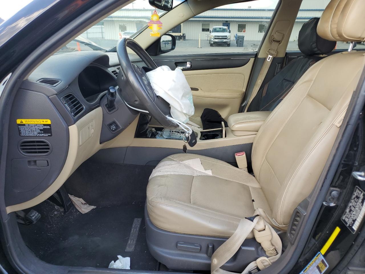 2011 Hyundai Genesis 3.8L VIN: KMHGC4DE4BU117462 Lot: 84875735