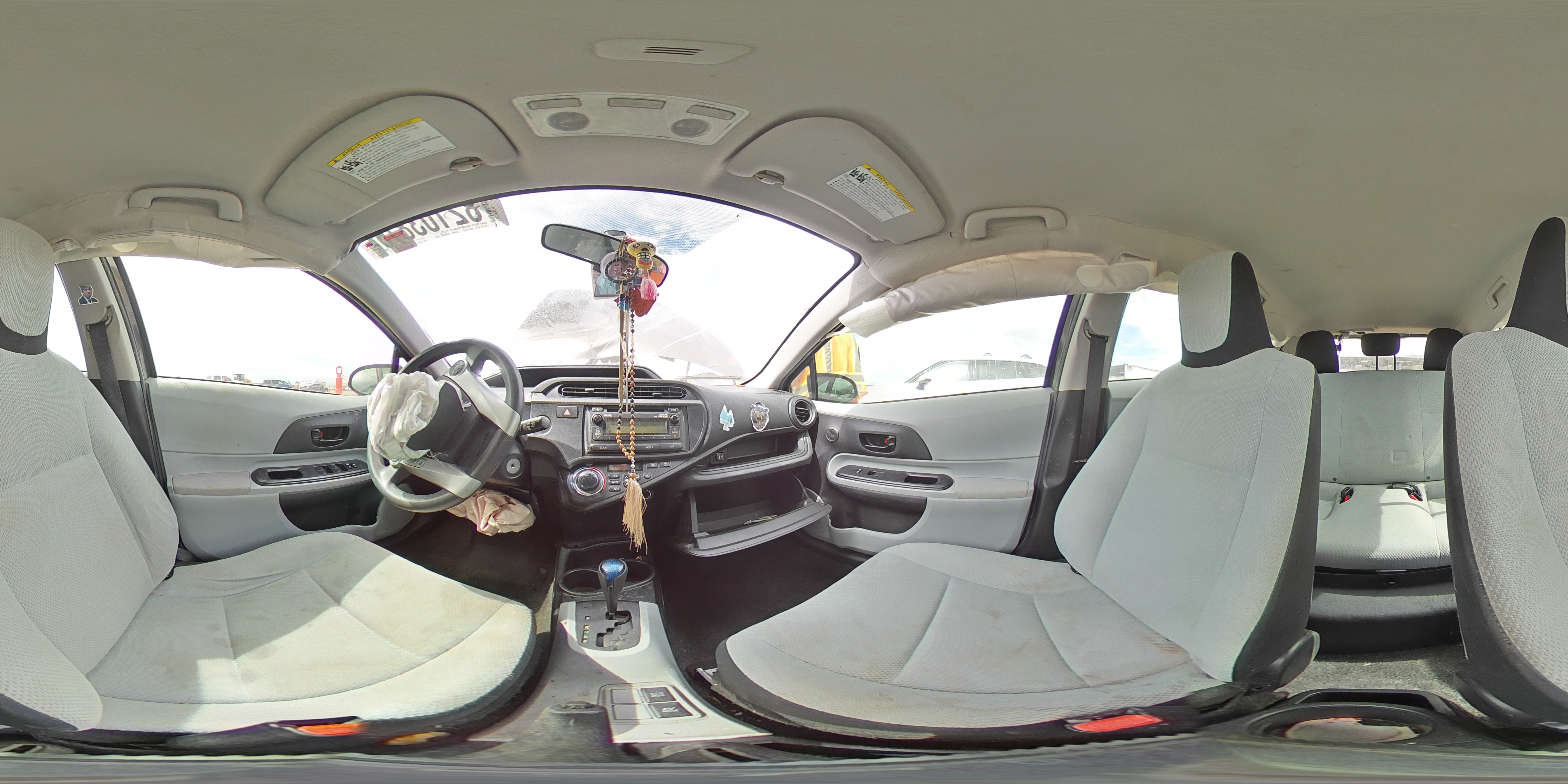 2013 Toyota Prius C VIN: JTDKDTB32D1043051 Lot: 82103875