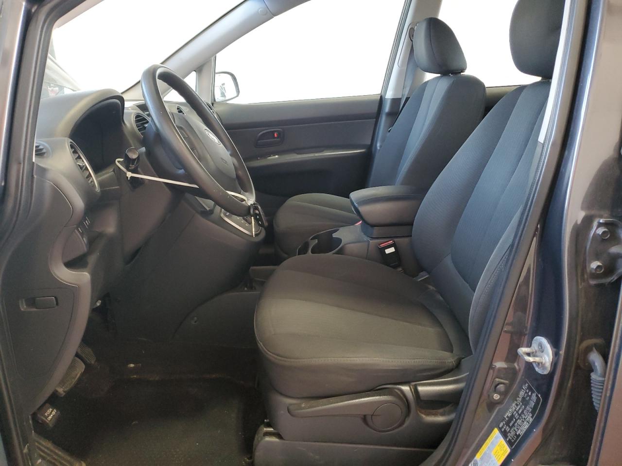 2008 Kia Rondo Base VIN: KNAFG525987149132 Lot: 80448555