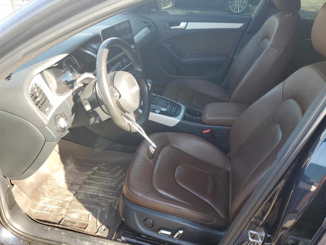 2016 Audi A4 Komfort Plus VIN: WAUBFCFL2GN008637 Lot: 70330015