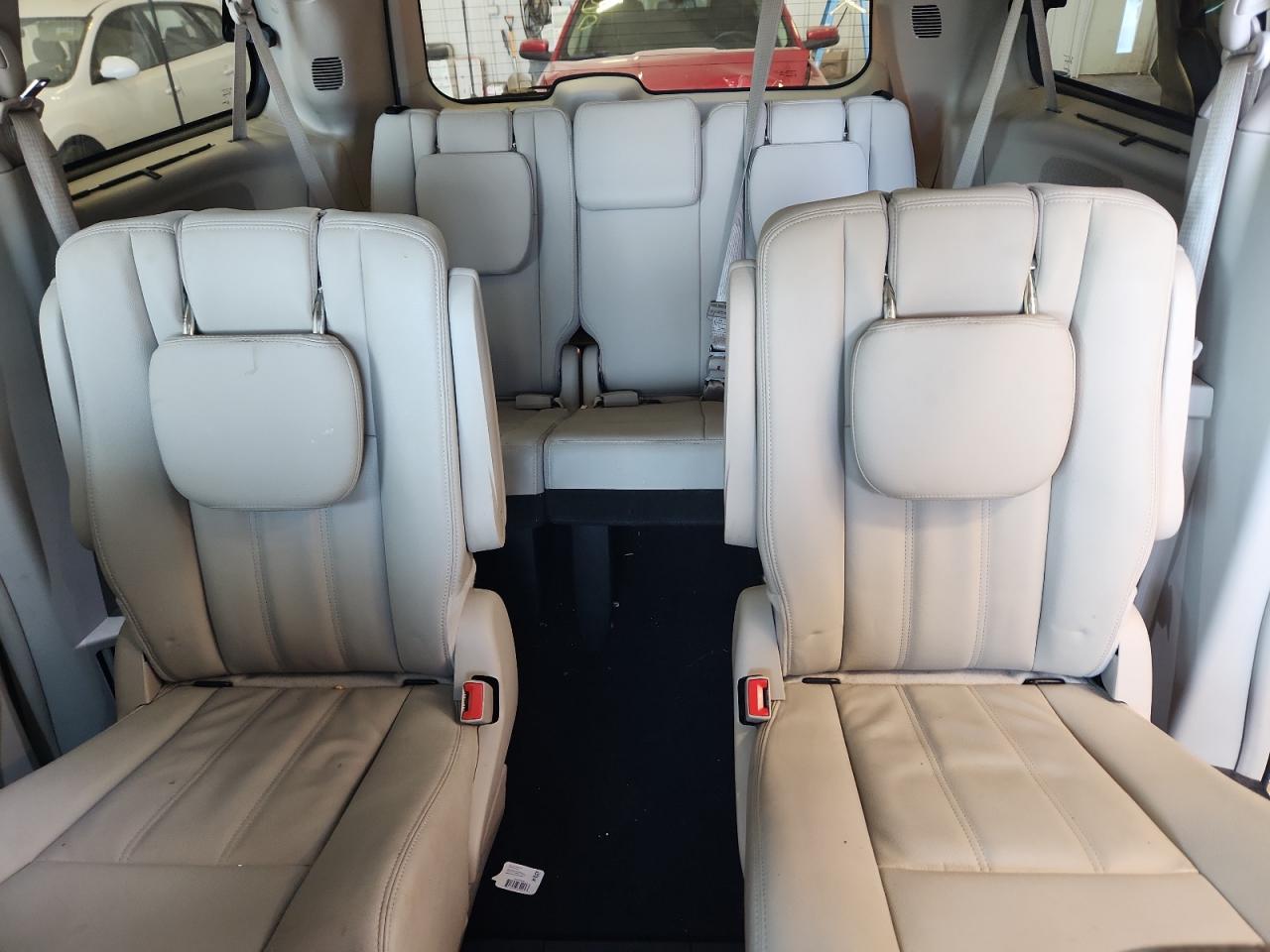 2016 Chrysler Town & Country Touring VIN: 2C4RC1BG3GR200112 Lot: 80831095