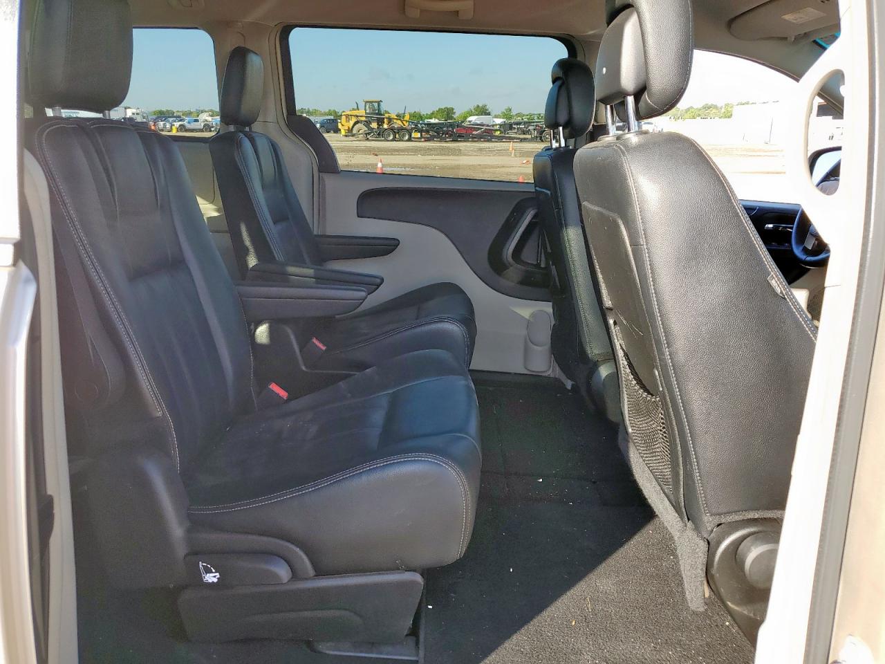 2014 Chrysler Town & Country Touring VIN: 2C4RC1BG6ER157057 Lot: 83979995