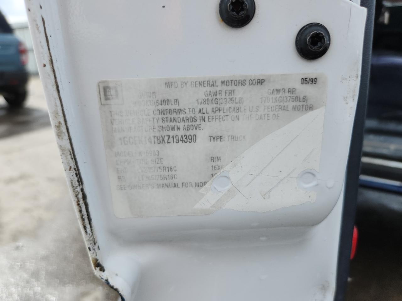 1999 Chevrolet Silverado K1500 VIN: 1GCEK14T8XZ194390 Lot: 81482005