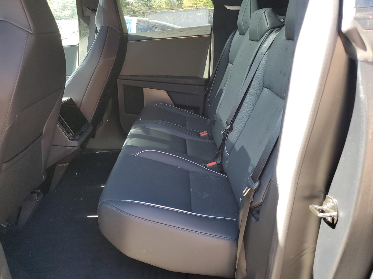 2024 Tesla Cybertruck VIN: 7G2CEHEE4RA036963 Lot: 82135365