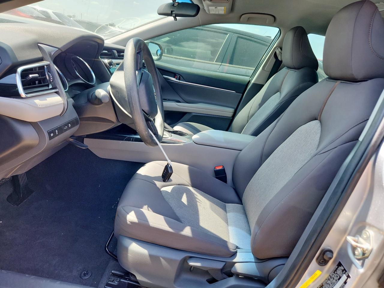 2018 Toyota Camry L VIN: 4T1B11HK0JU665259 Lot: 61596835