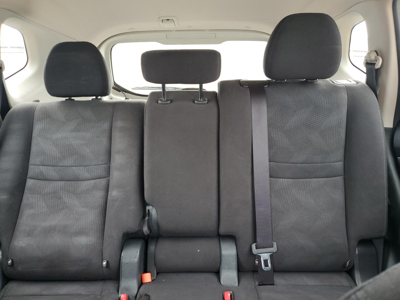 2015 Nissan Rogue S VIN: KNMAT2MV4FP536706 Lot: 83811905