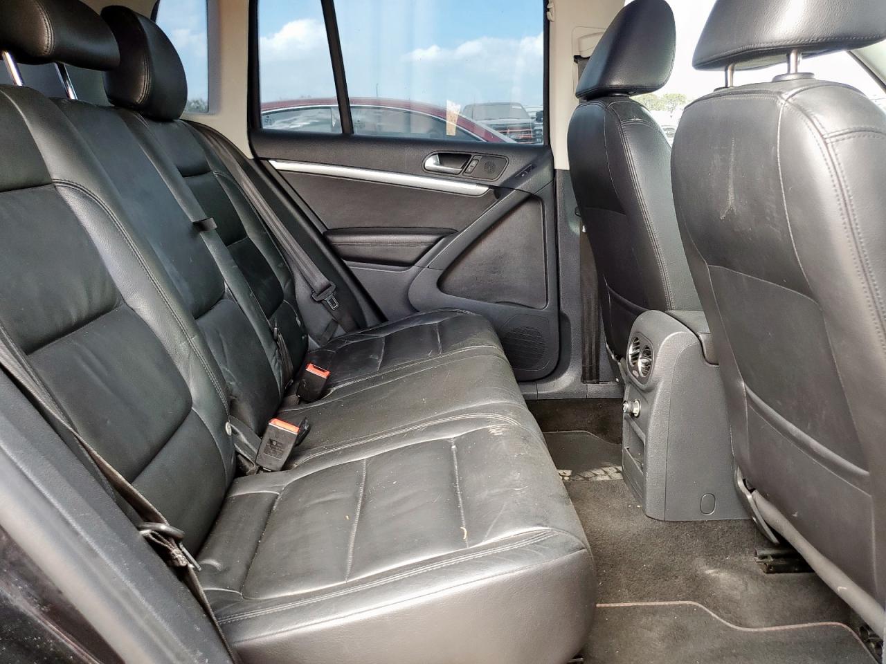 2012 Volkswagen Tiguan S VIN: WVGBV7AX9CW529247 Lot: 82168935