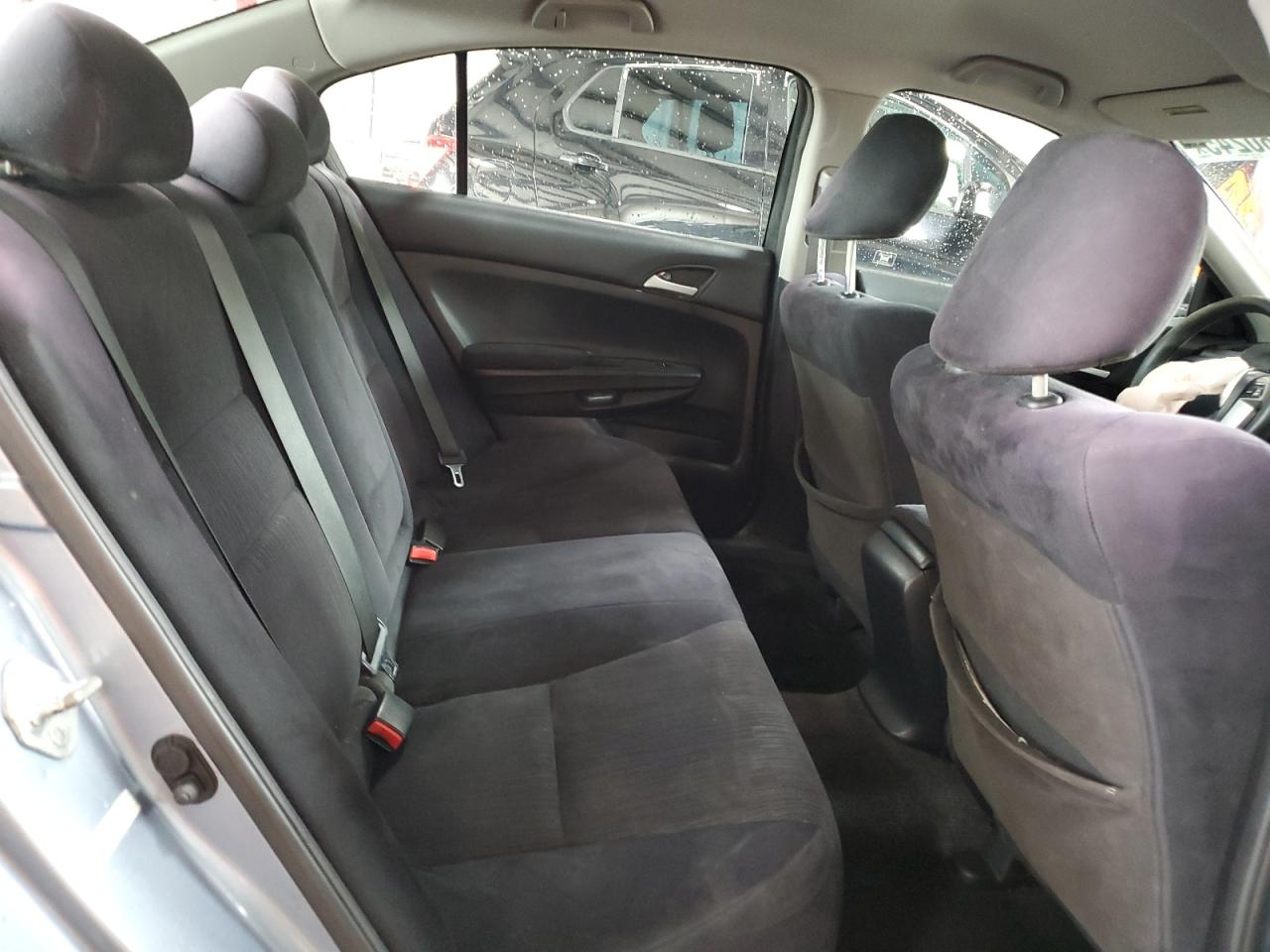 2011 Honda Accord Lxp VIN: 1HGCP2F48BA102840 Lot: 82080245