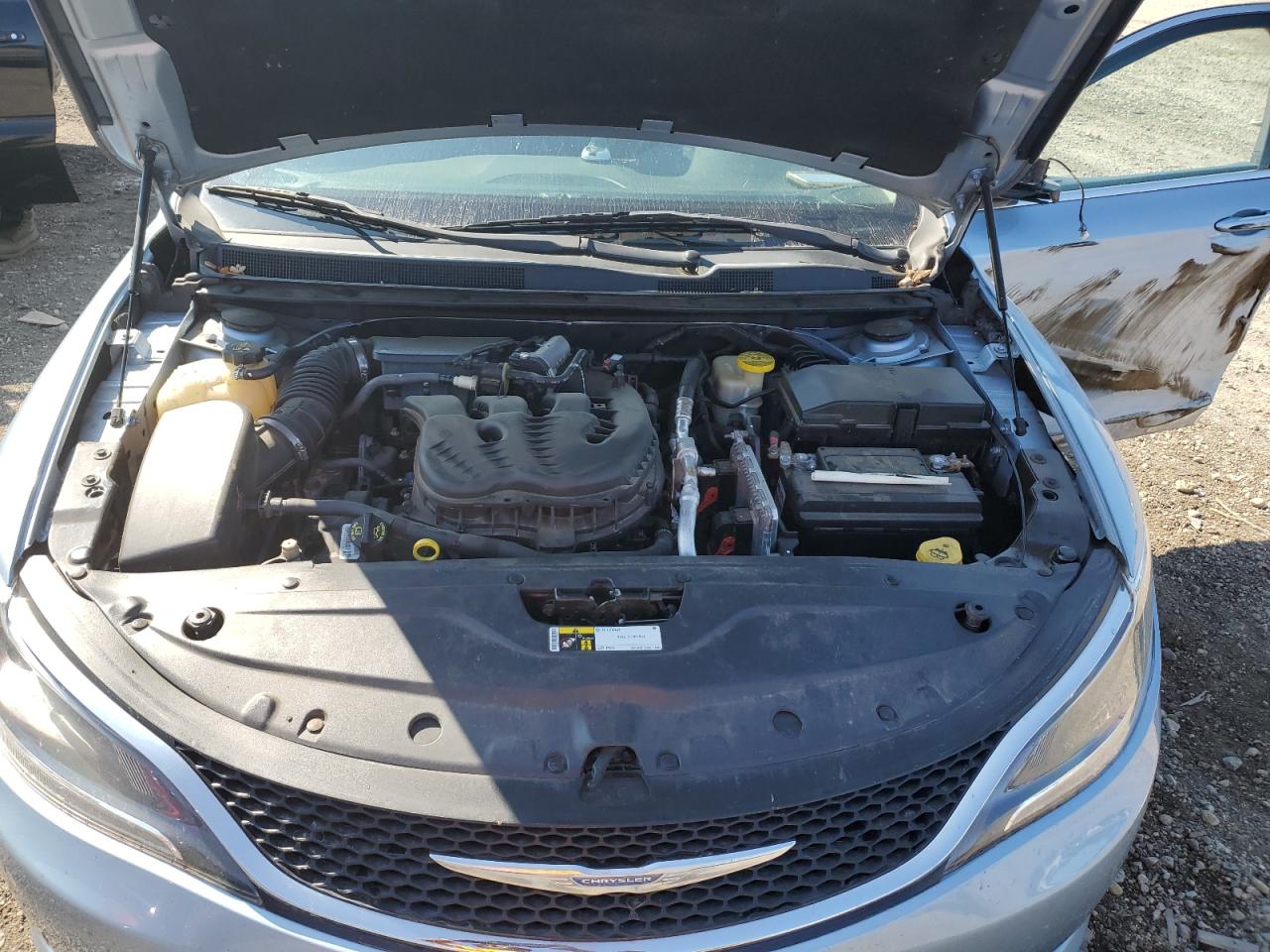 2015 Chrysler 200 Limited VIN: 1C3CCCAG2FN757838 Lot: 71669175
