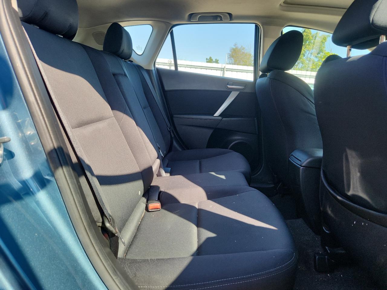 2011 Mazda 3 S VIN: JM1BL1K62B1466596 Lot: 70330295