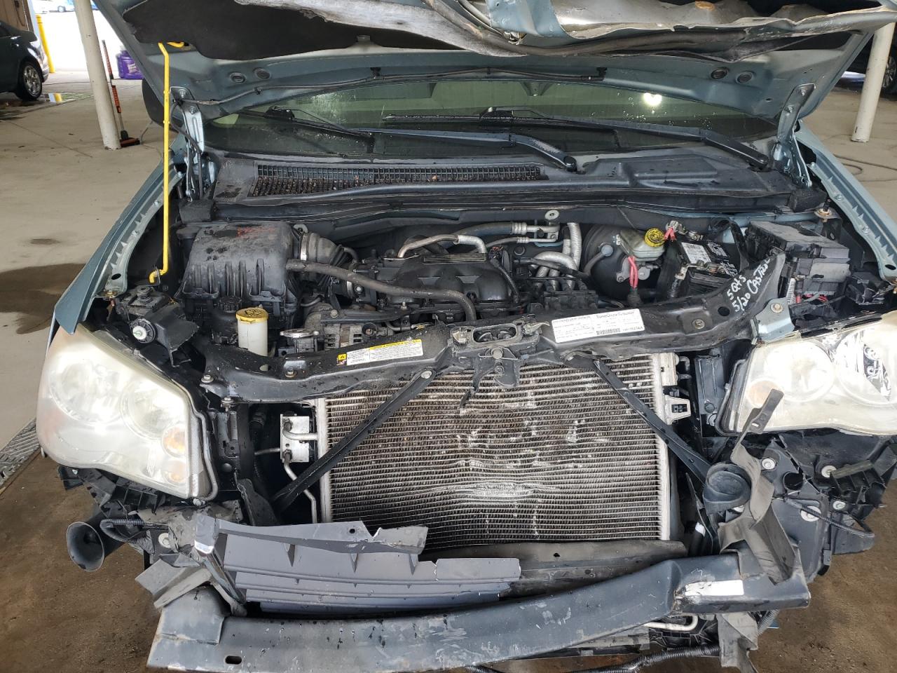 2008 Chrysler Town & Country Lx VIN: 2A8HR44H38R631917 Lot: 84237965