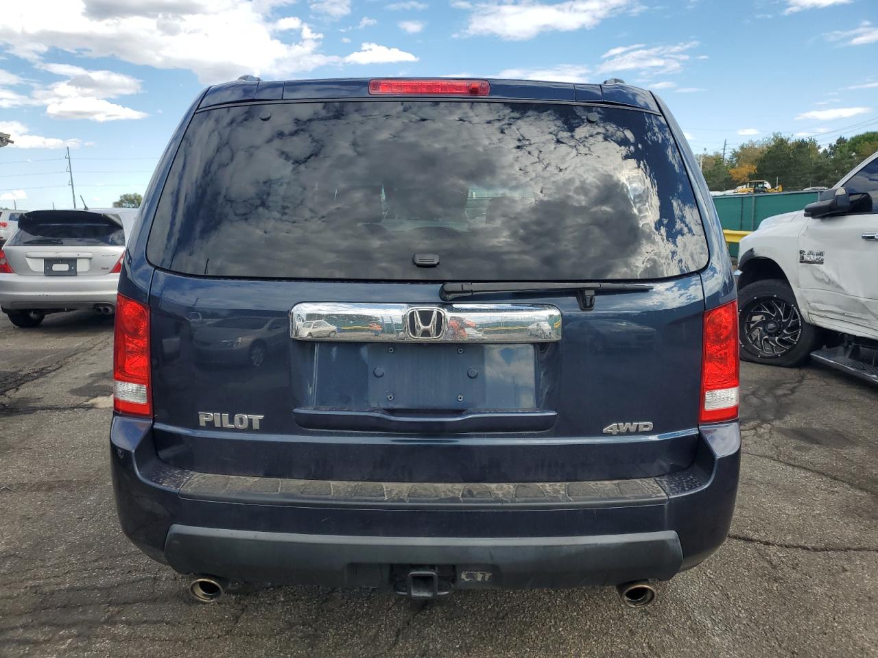 2011 Honda Pilot Exln VIN: 5FNYF4H7XBB067865 Lot: 84067945