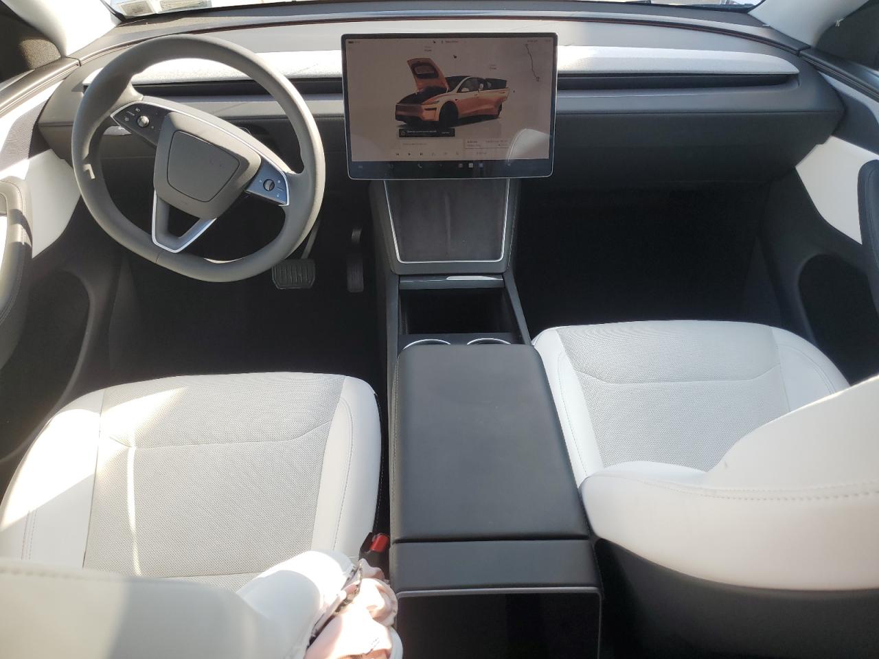 2026 Tesla Model Y VIN: 7SAYGDEE4TF343123 Lot: 84175225