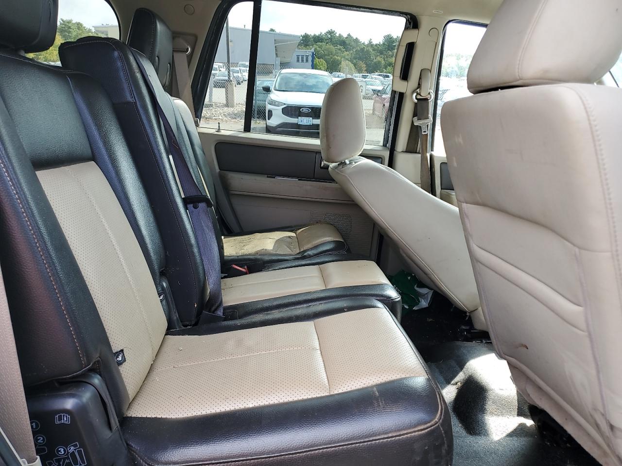 2010 Ford Expedition Xlt VIN: 1FMJU1G53AEB48742 Lot: 81100045