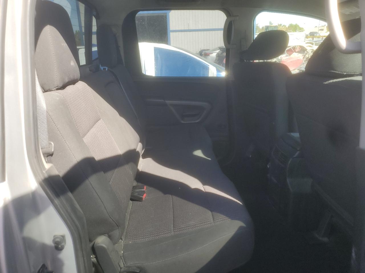 2015 Nissan Titan S VIN: 1N6BA0ED9FN510261 Lot: 81218235