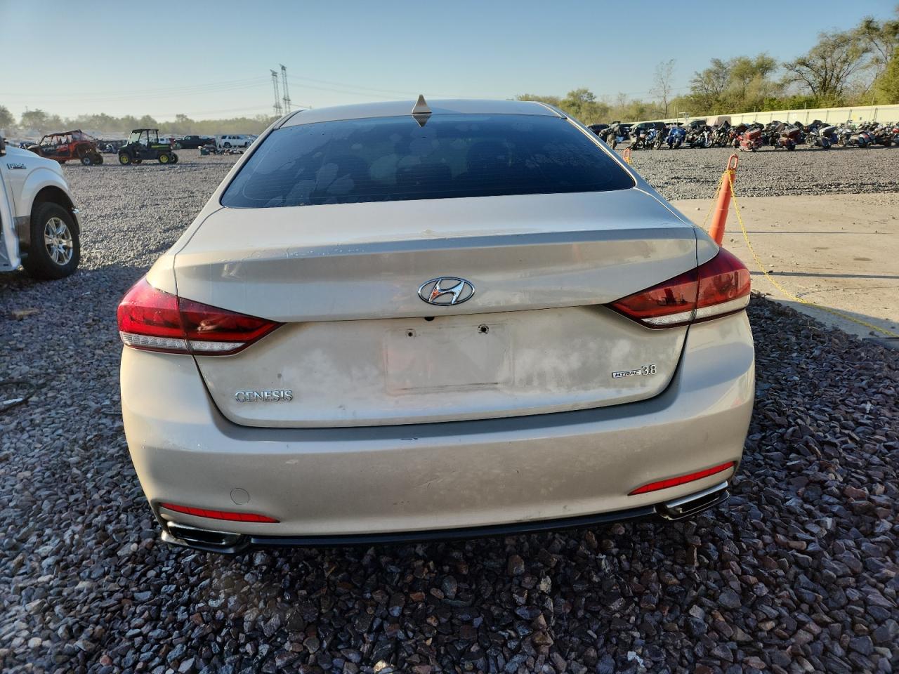 2015 Hyundai Genesis 3.8L VIN: KMHGN4JE7FU048836 Lot: 83940215