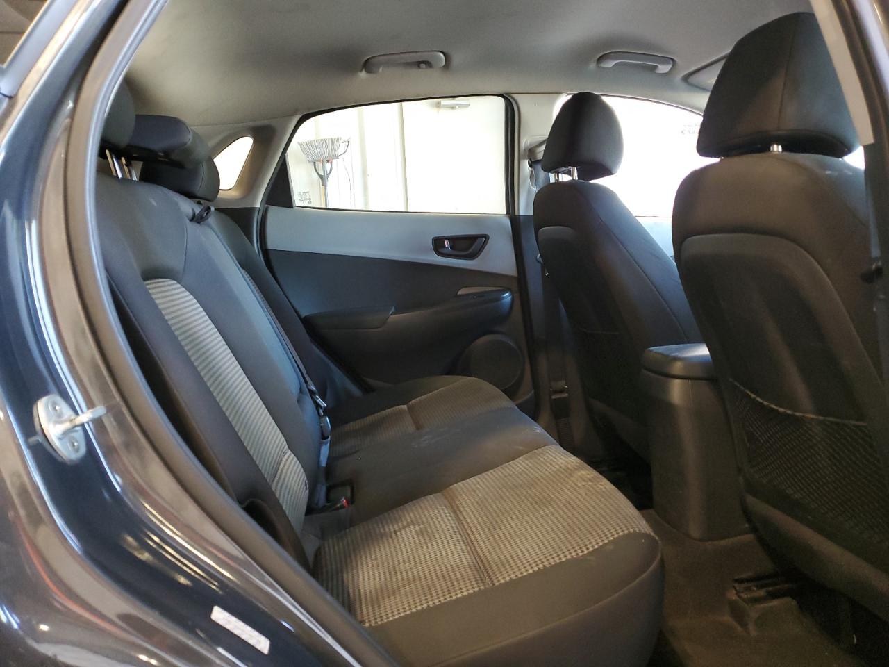 2019 Hyundai Kona Se VIN: KM8K12AA4KU385708 Lot: 83981235