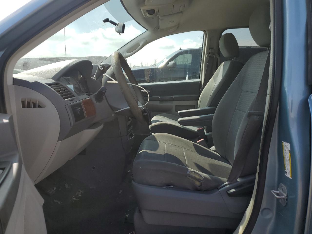 2008 Chrysler Town & Country Lx VIN: 2A8HR44HX8R665532 Lot: 81726655