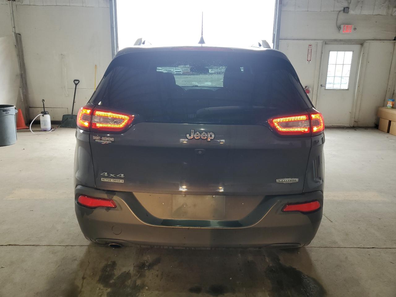 2014 Jeep Cherokee Latitude VIN: 1C4PJMCB6EW305281 Lot: 80267585