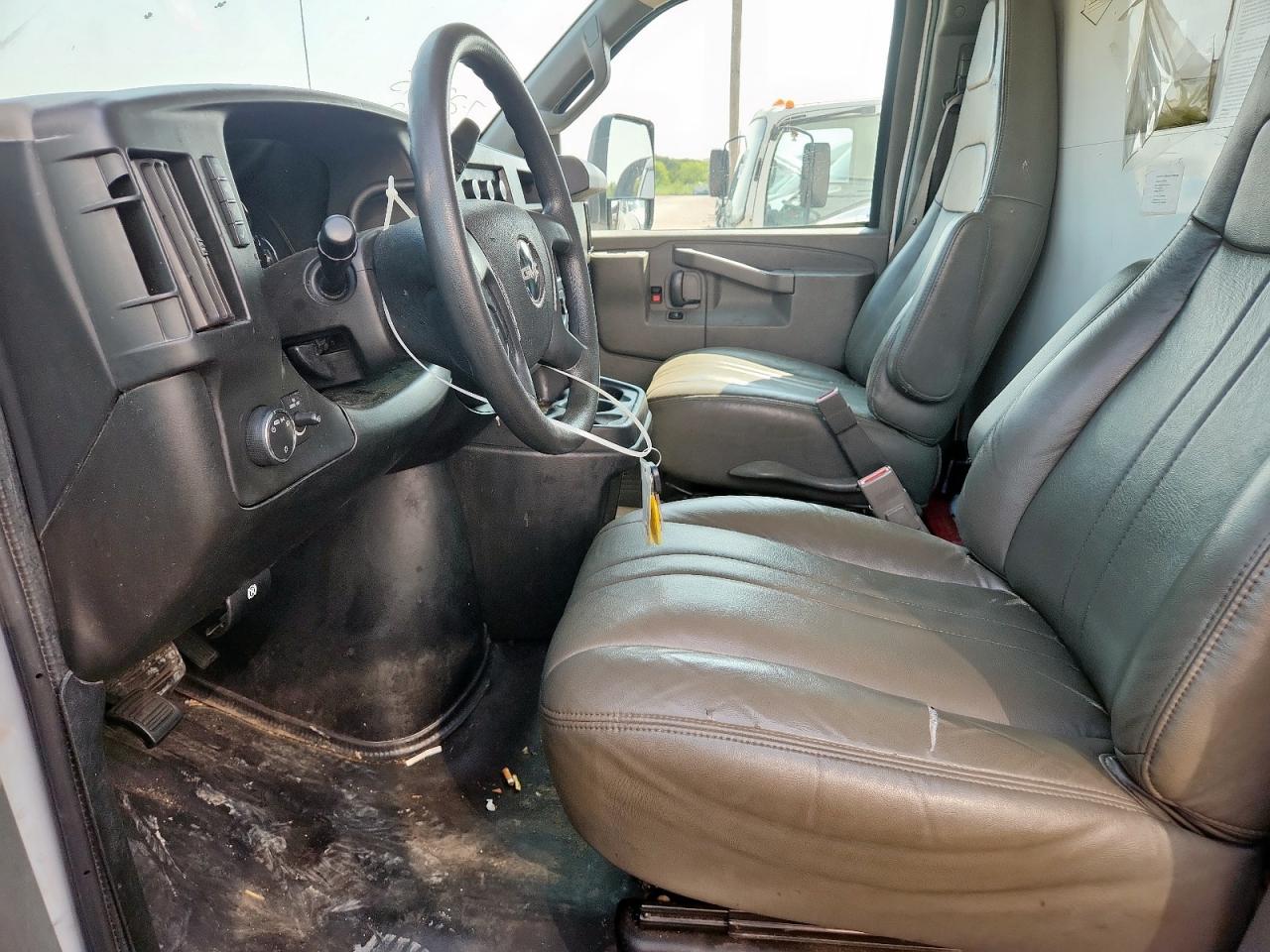 2021 GMC Savana Cut - Expeditor Truck VIN: 7GZ37TC70MN010798 Lot: 71860575