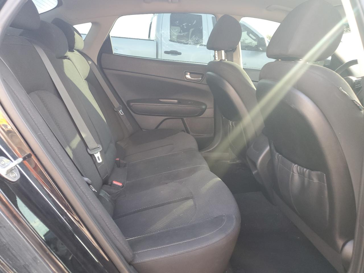 2017 Kia Optima Lx VIN: 5XXGT4L35HG144379 Lot: 80308855