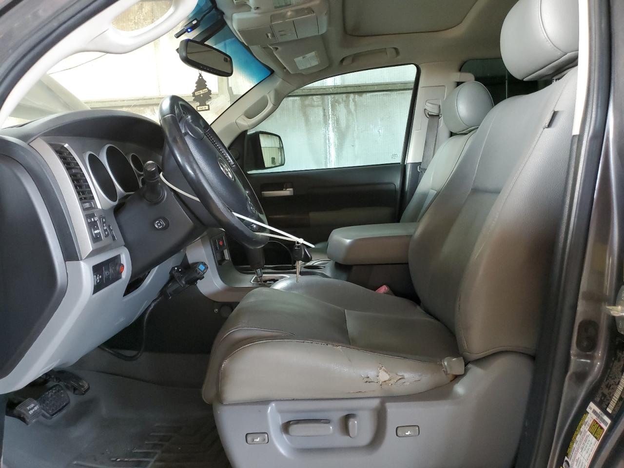 2011 Toyota Tundra Crewmax Limited VIN: 5TFFY5F19BX098763 Lot: 81300045