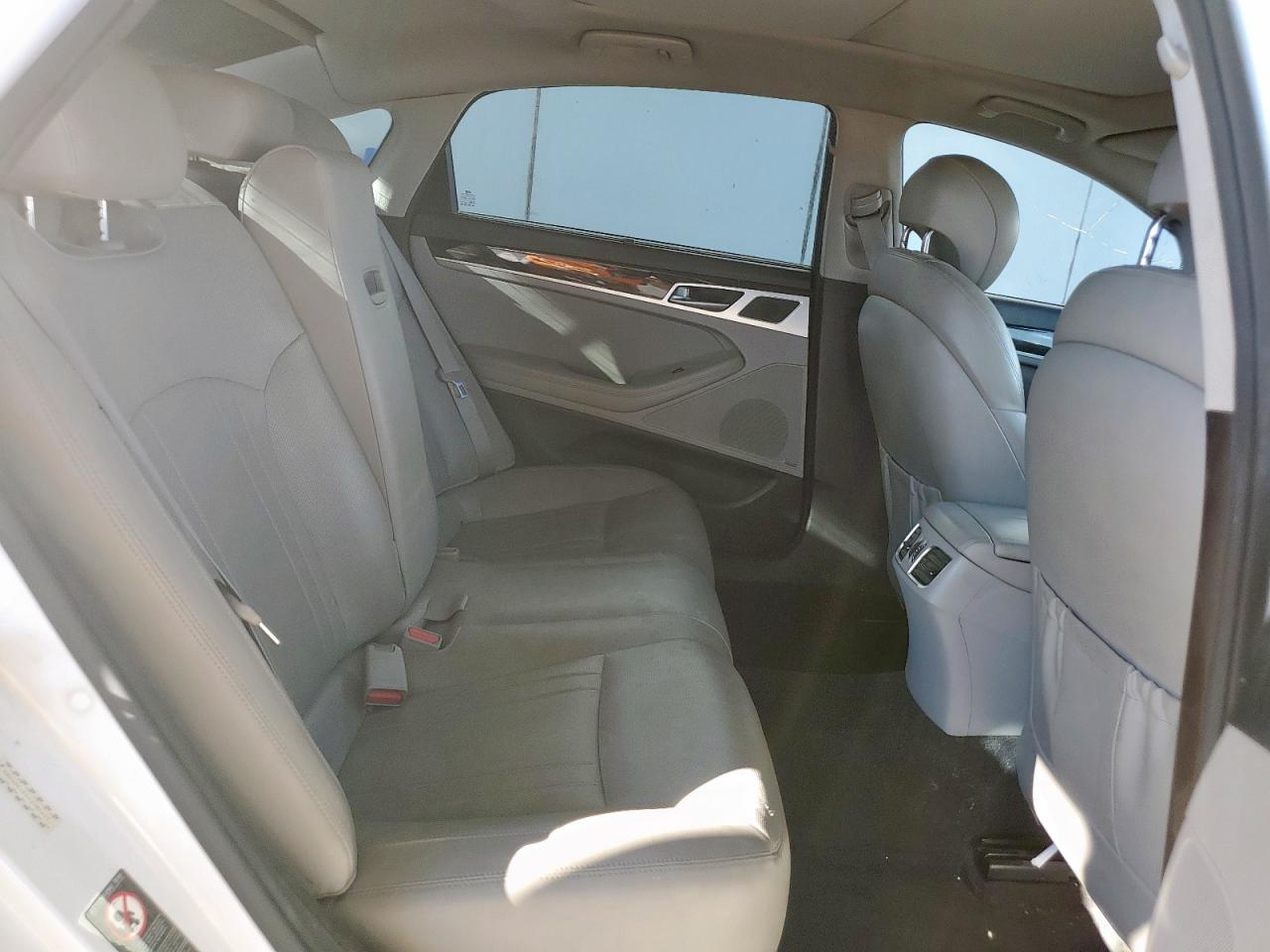 2015 Hyundai Genesis 3.8L VIN: KMHGN4JE4FU084452 Lot: 82176785